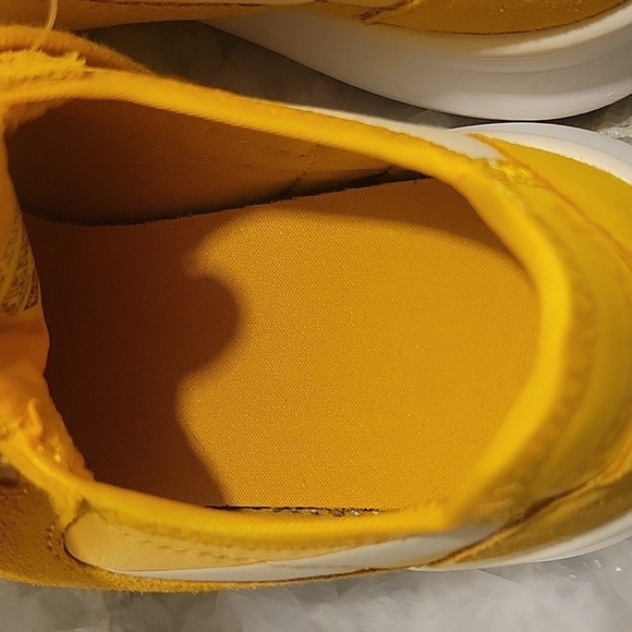 Reebok Women's Vibrant Yellow Sneakers - Picture 14 of 16